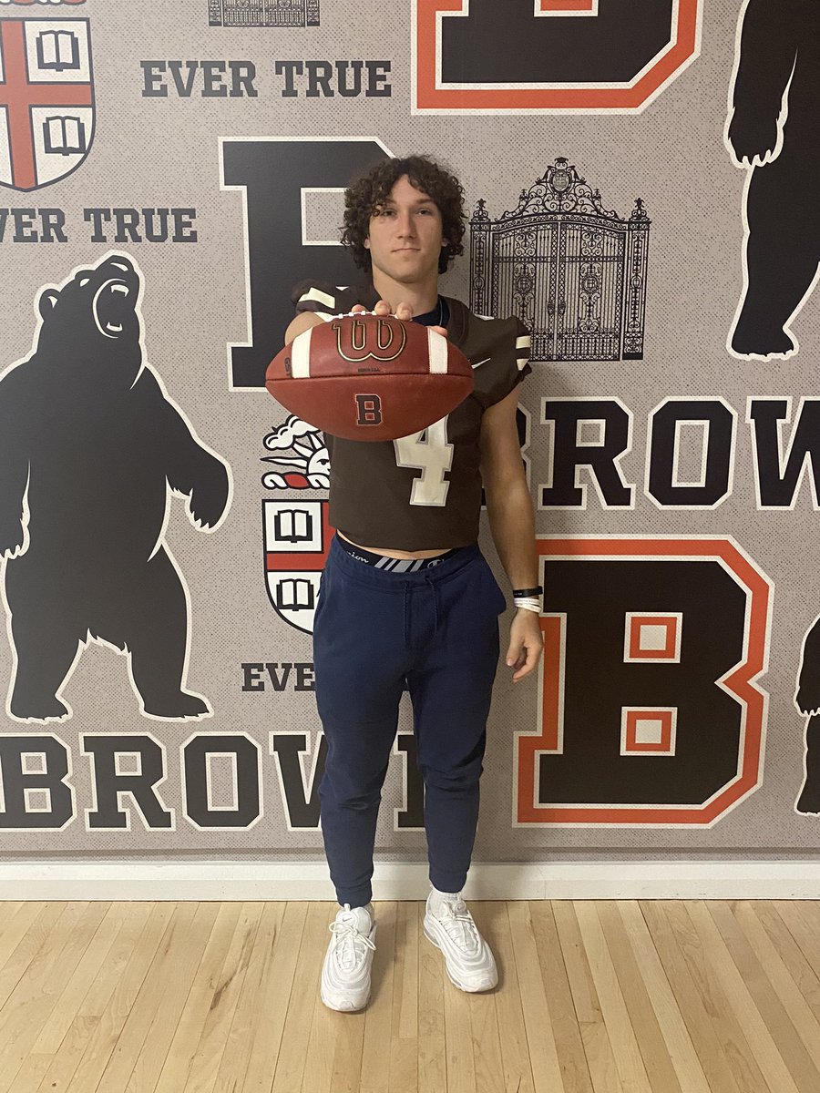 Thank you @BrownU_Football and @CoachW_Edwards @BrownHCPerry for a great visit today. Had a great time getting to know Brown Football! #brownfootball #gobears #brownbears @KTSStrength @LBHSfootball