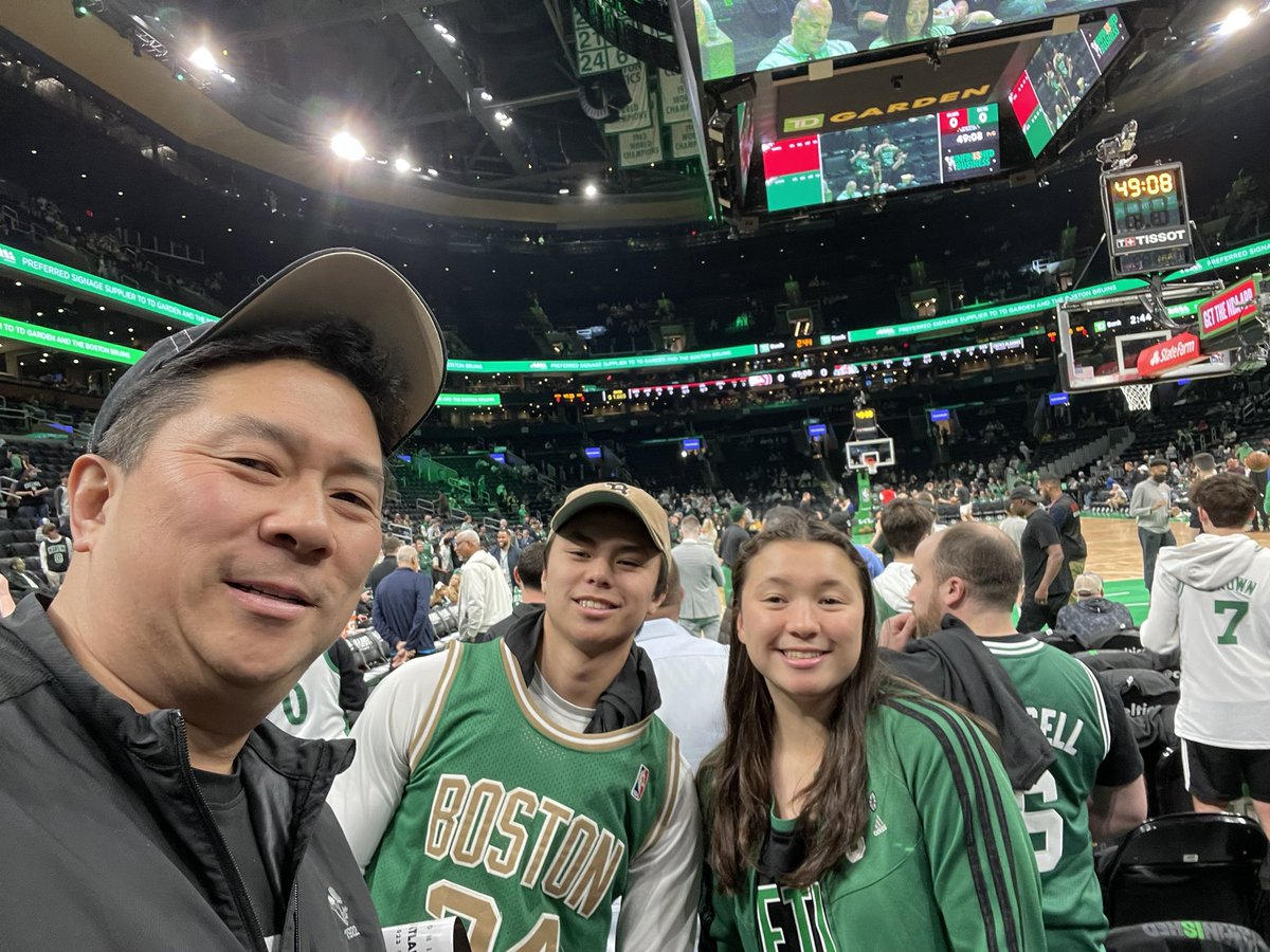 BernardLeePoker's tweet photo. Let’s go @celtics! #FamilyTradition #PlayoffsBegin #Banner18 https://t.co/Fqcxc91Cwv
