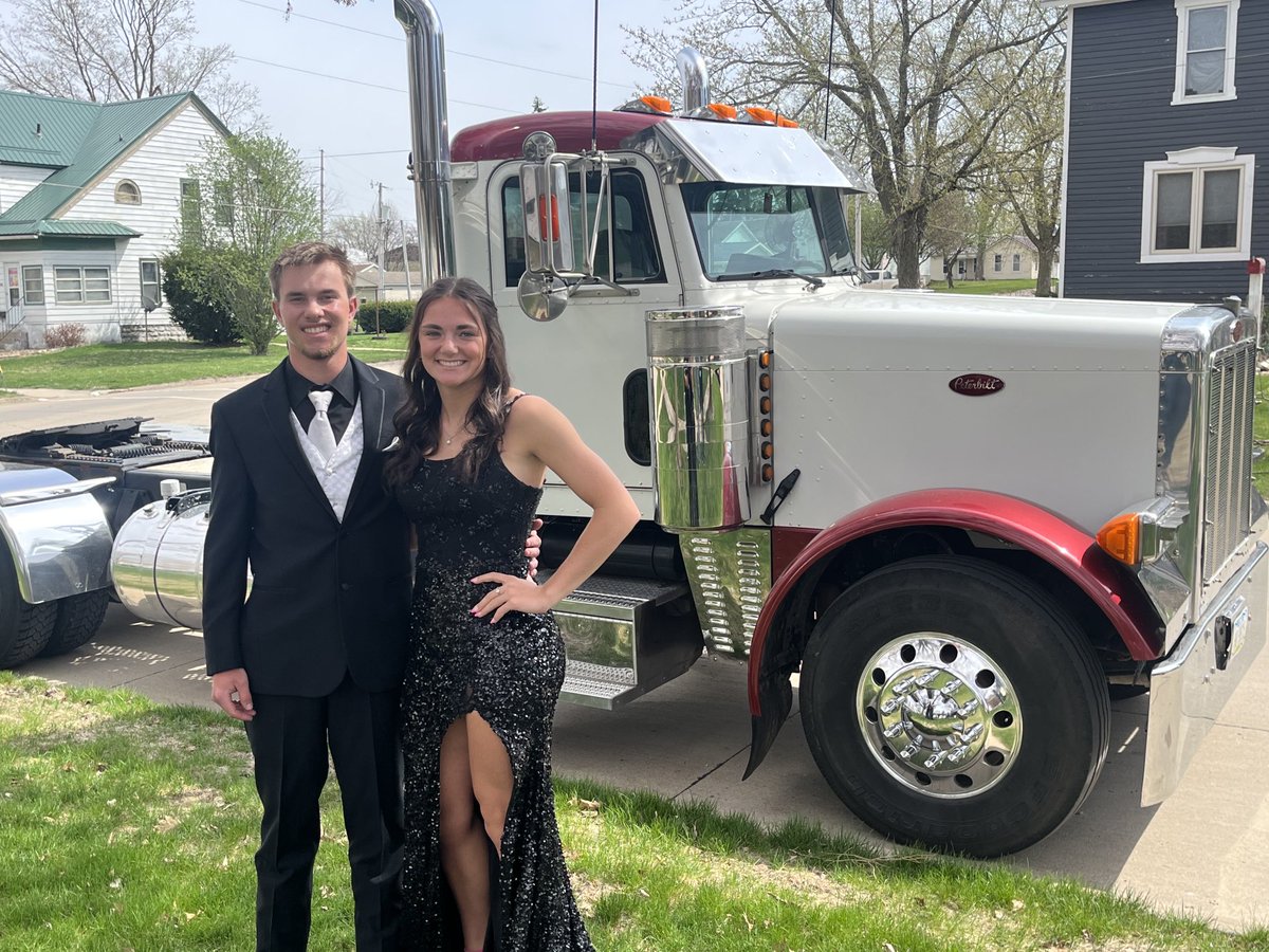 devon_schott's tweet image. Most kids want to drive a sports car or some thing for prom. Not my kid, he wants to take our Peterbilt.