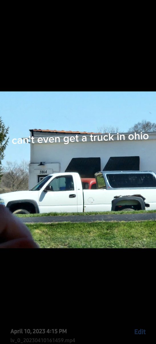sebastbean71379's tweet photo. Truck in Ohio https://t.co/aXxpwfNT03