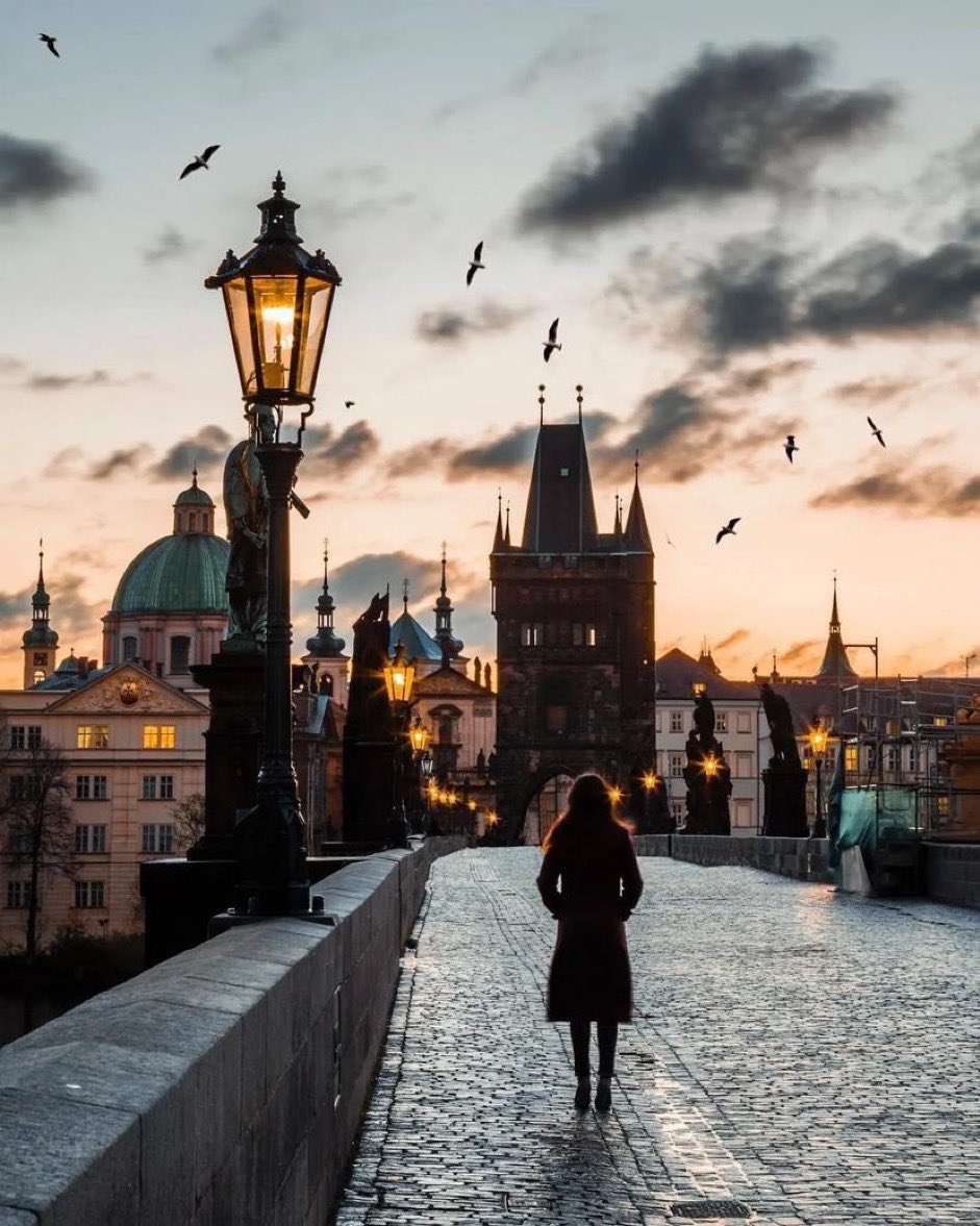 travly's tweet photo. Prague 🇨🇿 https://t.co/EOVcLVz3tv