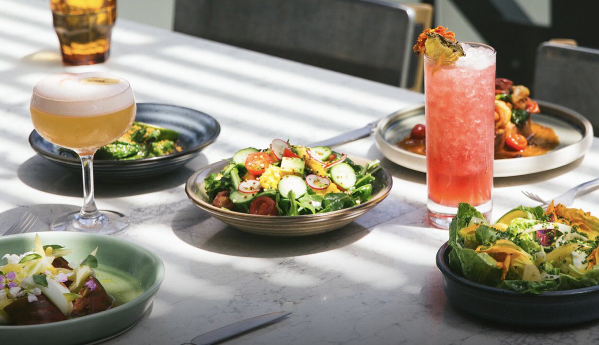 VicOllerton's tweet image. I think l just found heaven 💛😎 #Openaire #TheLineHotel