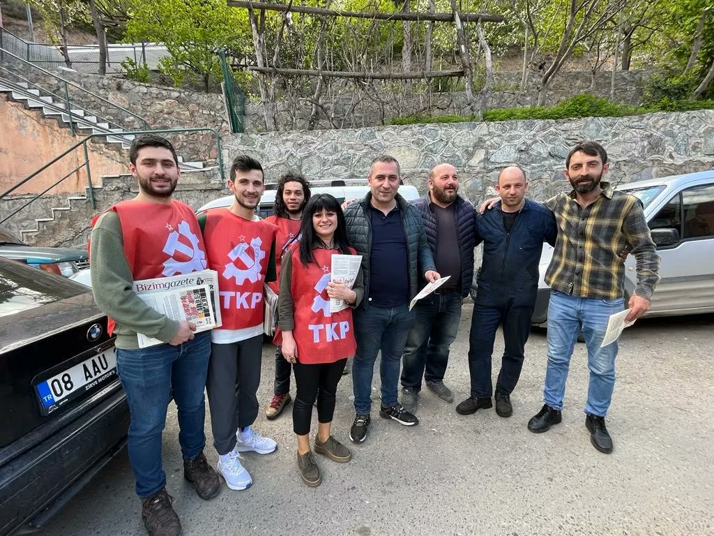 semrayvz84's tweet photo. Güvencesiz çalıştırılan işçiler, sesini duyuramayan emekçiler, açlık sınırı altında maaş alanlar.
Eşit, adil bir düzende yaşayabilmek için yeni bir ülkeyi hep birlikte kuralım.
#1oyErdoğanGitsinDiye1oyTKPye
@tkpninsesi 
#TKPGelirHerŞeyDeğişir https://t.co/WMi3oaP3Xh