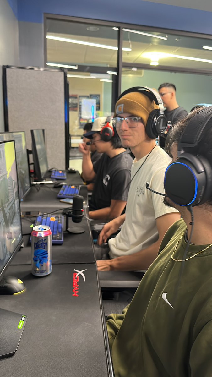 CriminalUni's tweet photo. Crim U’s first LAN appearance!!!! https://t.co/nbgI4dtucS