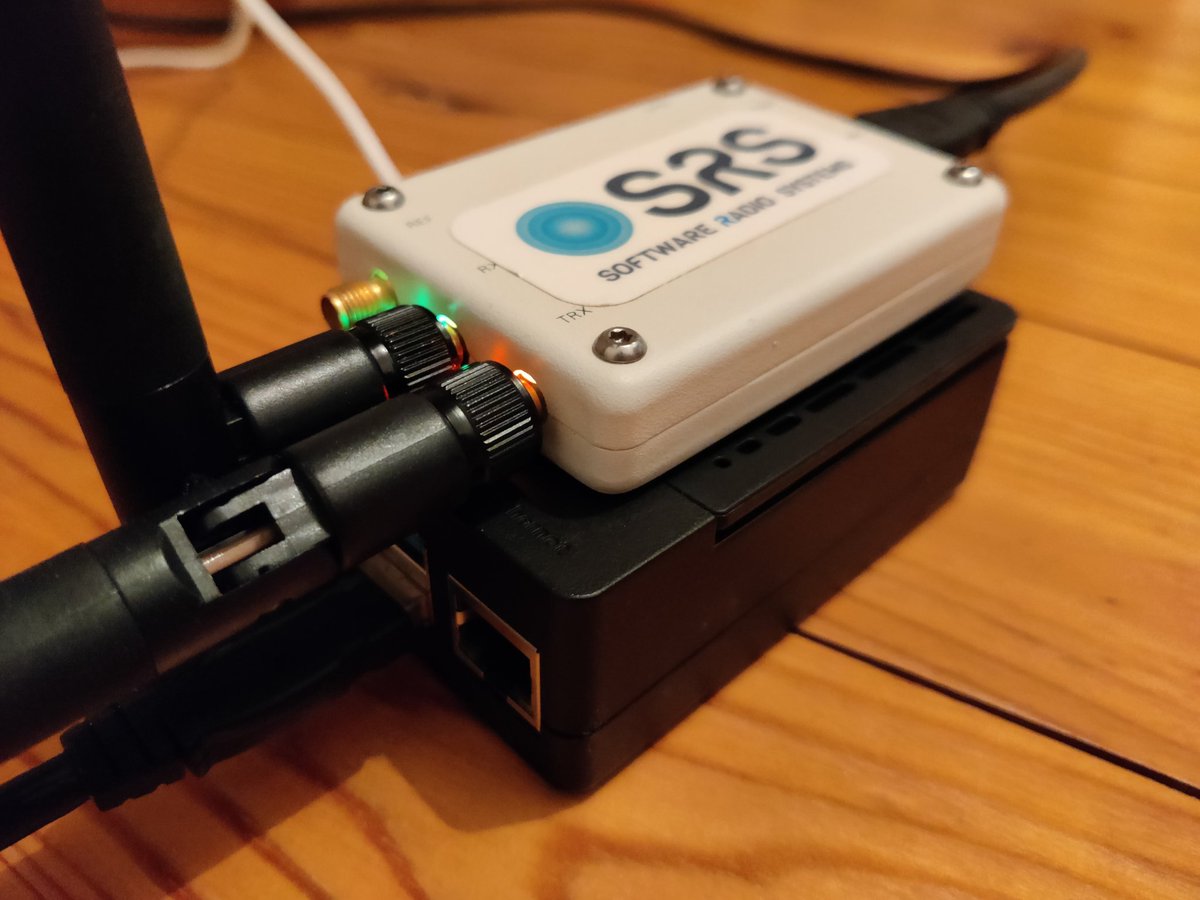 AndrePuschmann's tweet photo. 5G-SA "small" cell testing - 5MHz FDD cell running off a RPi 4/B200mini - all in software, all open, all @srsRANProject https://t.co/STsNAO8ezY