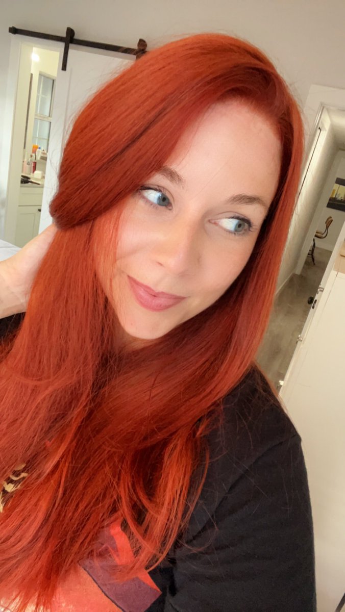 Elle_Lewis2's tweet photo. When you ask your stylist to make you look like an Irish fairy and she delivers. ❤️✨ https://t.co/F8t7ojw33L