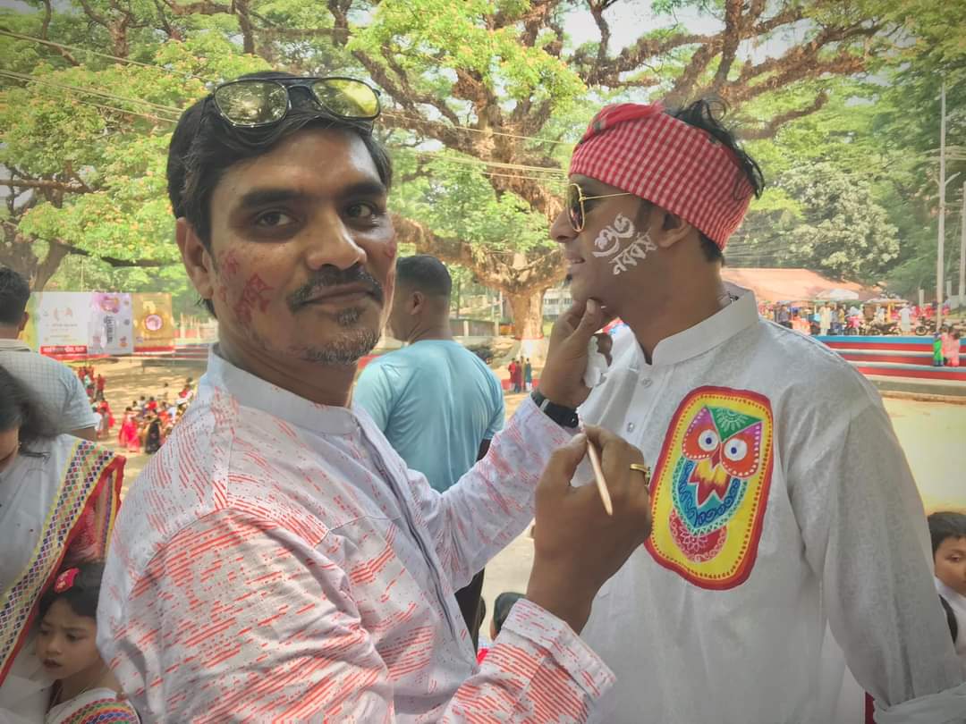ajantadebroy's tweet photo. #BeHumaneFirst Bangla New Year celebration event at Chittagong. Children's art competition, anti racism display artwork, face & hand painting to join new years rally. So proud of our volunteers.
#BanglaNewYear https://t.co/iqYFnSsbr7