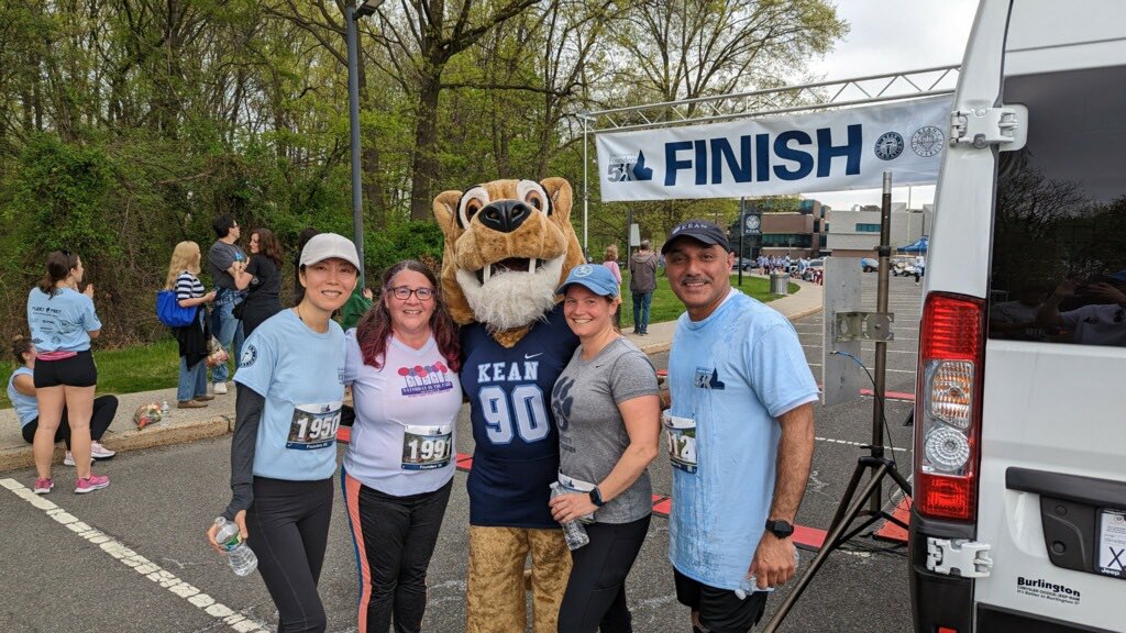 It was so much fun running around the beautiful campus! And perfect weather today!