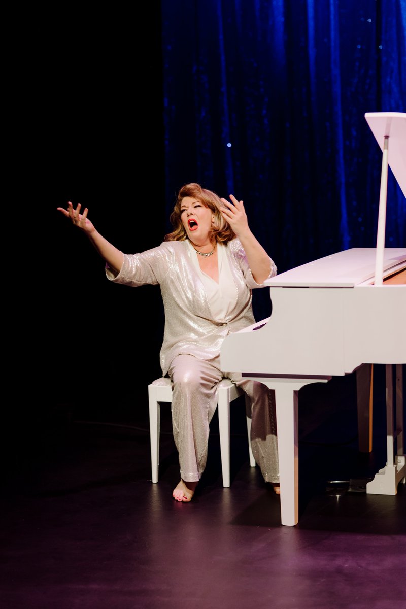 Liz Nicholls tweet media