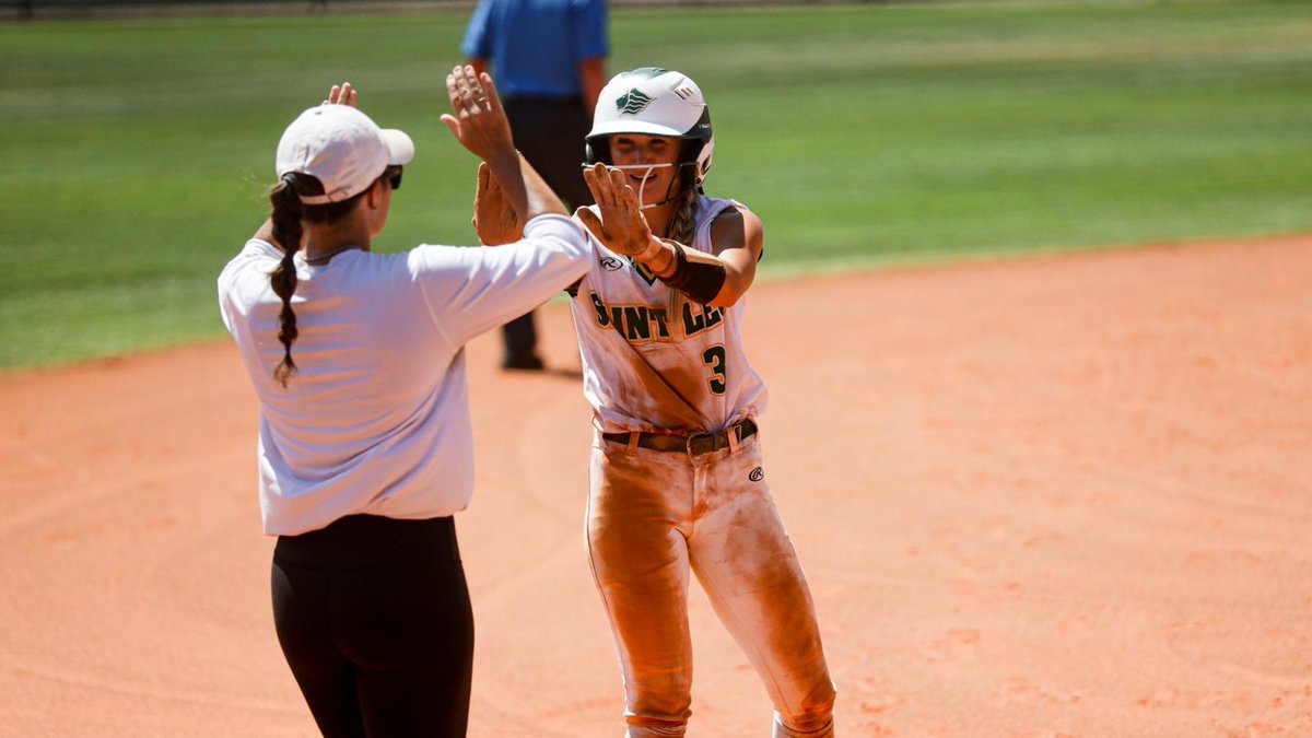 NCAADII's tweet photo. #D2SB postseason 🔜👀

Turner Sports' Wayne Cavadi spotlights 8️⃣ teams that are making a case to be high seeds in the 🥎 championship bracket.

@SaintLeoSB 💥
@WTSoftball 💪
@GoChoctaws_SB 😱
@OBU_Softball 👏

🔗: https://t.co/U7EswtQZzV https://t.co/42oBKFZZ2K