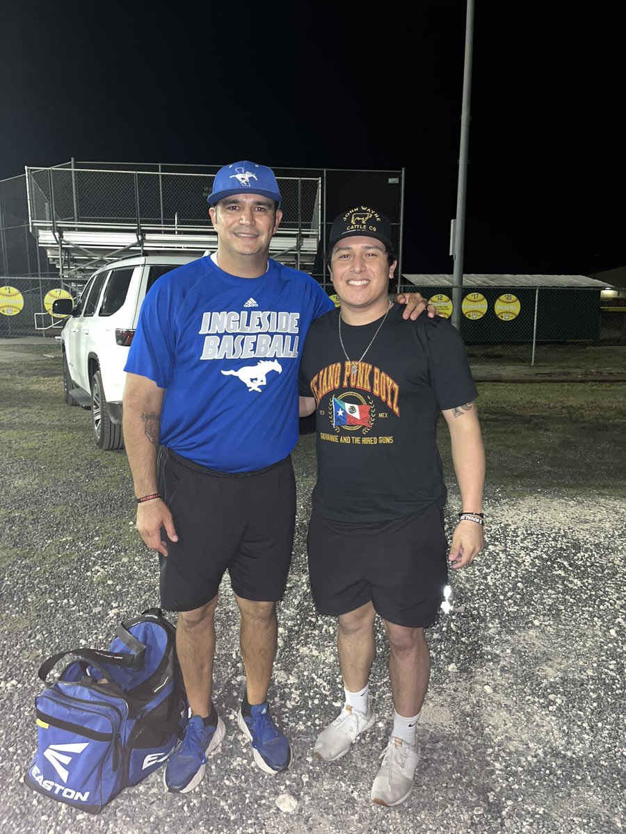 One of my former players from Sabinal made it out to the game last night. Student at TAMUCC, awesome young man who’s on his way to big things!     💜💛 #onceajacketalwaysajacket 
<a href="/beza_gilbert/">Gilbert Beza</a>