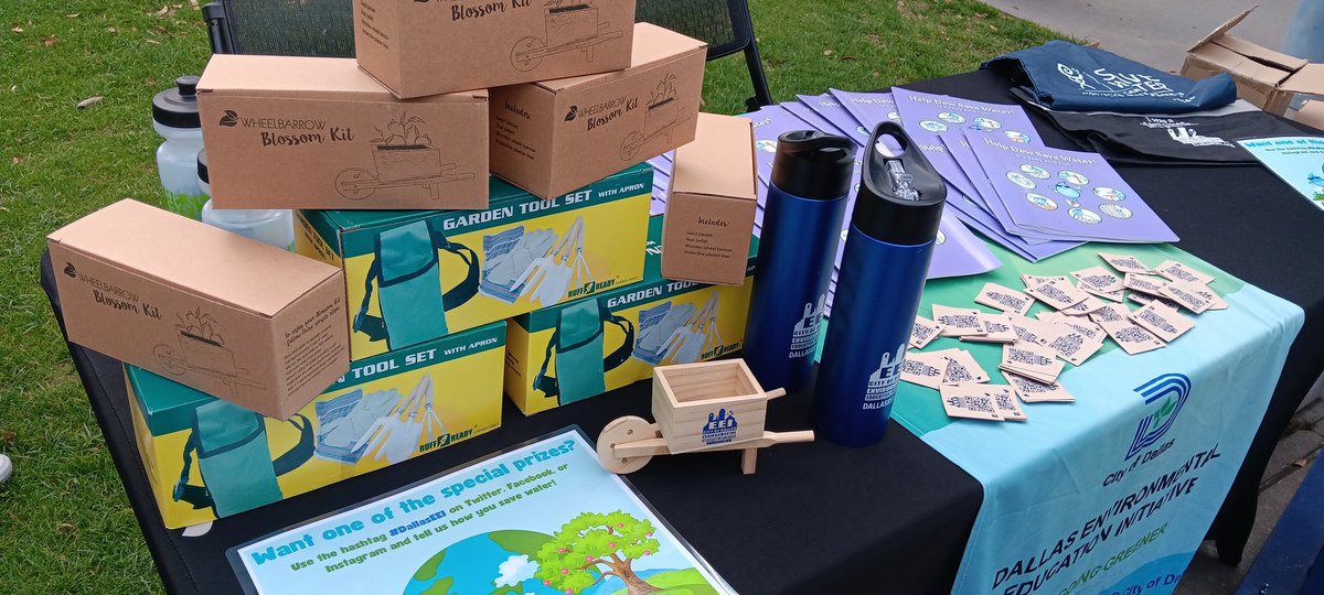 DallasEEI's tweet photo. Join us RIGHT NOW in celebration of Earth Day! Come get cool conservation awareness items and discuss how you can #SaveDallasWater ! 

Sammons Park
2403 Flora Street, Dallas, TX 75201 https://t.co/JIlSokGefc