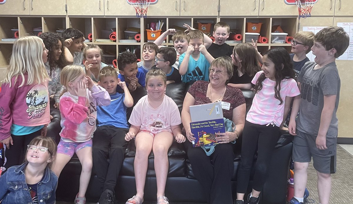 So excited to have my former 5th grade teacher stop by and read to my class 💕#jbsrocks
