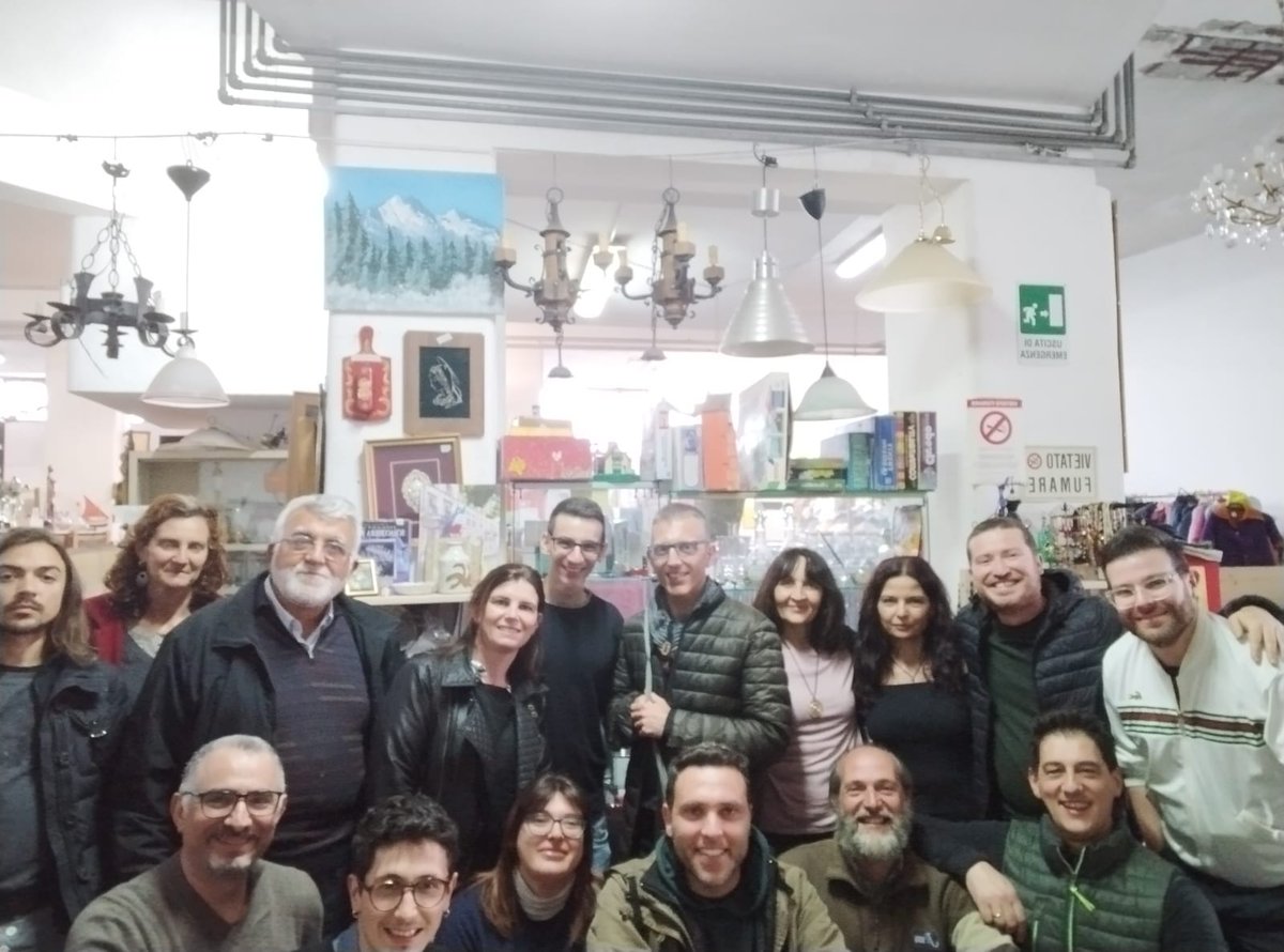 peppestanganell's tweet photo. continuano gli incontri di Mani Tese ONG con le associazioni territoriali, oggi 4° incontro con  Mani Tese Sicilia #manitese #manitesesicilia #unimpegnodigiustizia #confronti #volontariato https://t.co/xvIlzmhjDE