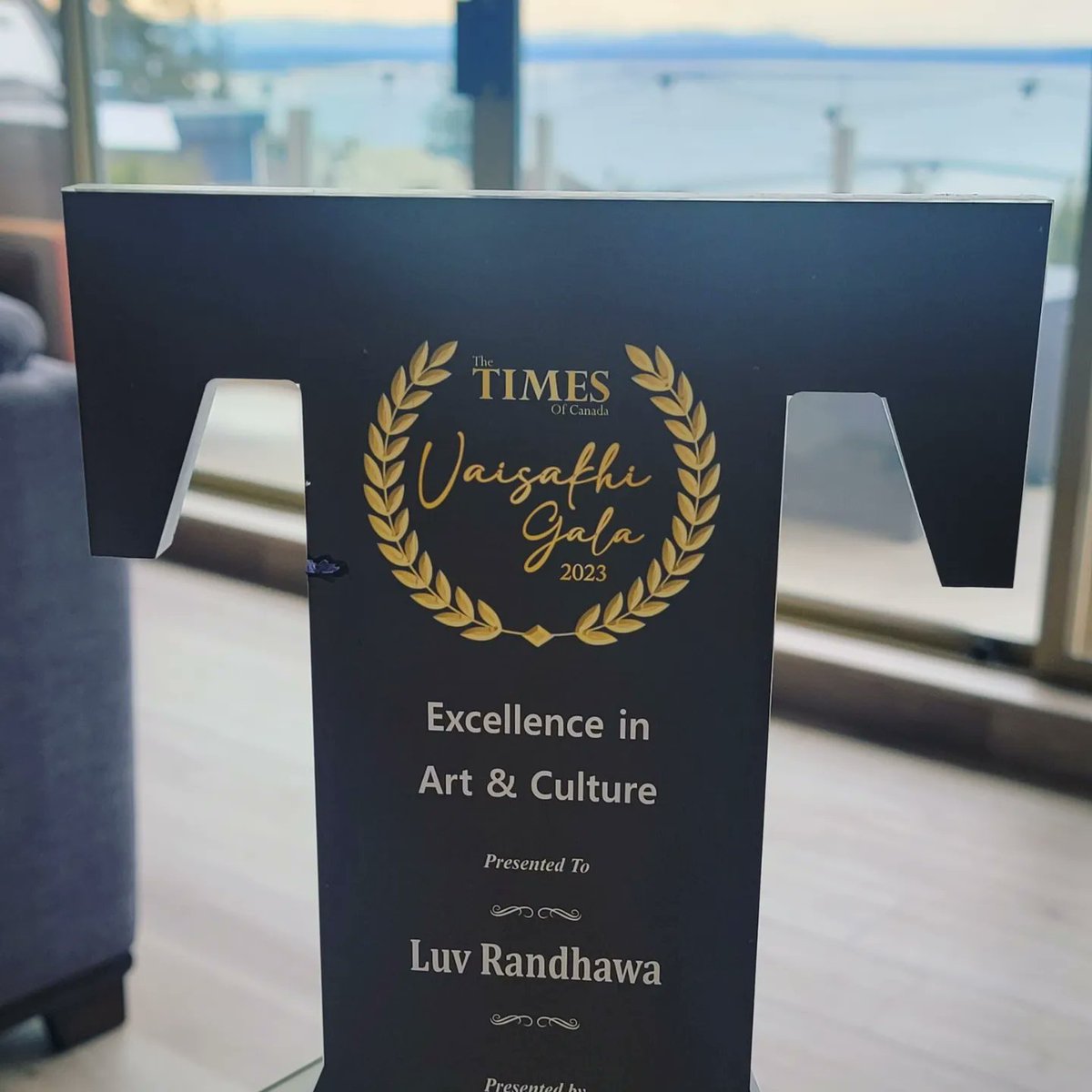 luvmusiconline's tweet image. Thank you so much @TimesofCanada
I received "Excellence in Art &amp;amp; Culture Award" on my 20th Anniversary in the Music Industry!
Congrats to my brother as well @iamgarrysangha 
@anitahuberman @SBofT
@SurreyNowLeader
Info@luvmusic.ca
luvmusic.ca

#1LUVALWAYS🙏❤️🔥🎶