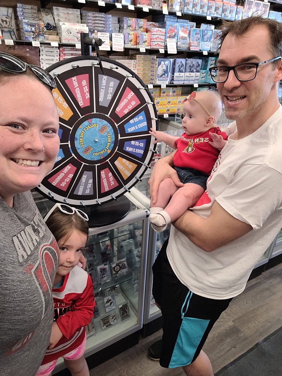 Starting off our <a href="/UpperDeckSports/">Upper Deck</a> @UpperDeckHockey #NHCD2023 by trying our luck on the wheel at <a href="/OutoftheBoxBrks/">OutoftheBox Breaks</a> ❤️ <a href="/The_Jodster/">Jody Hisko</a>