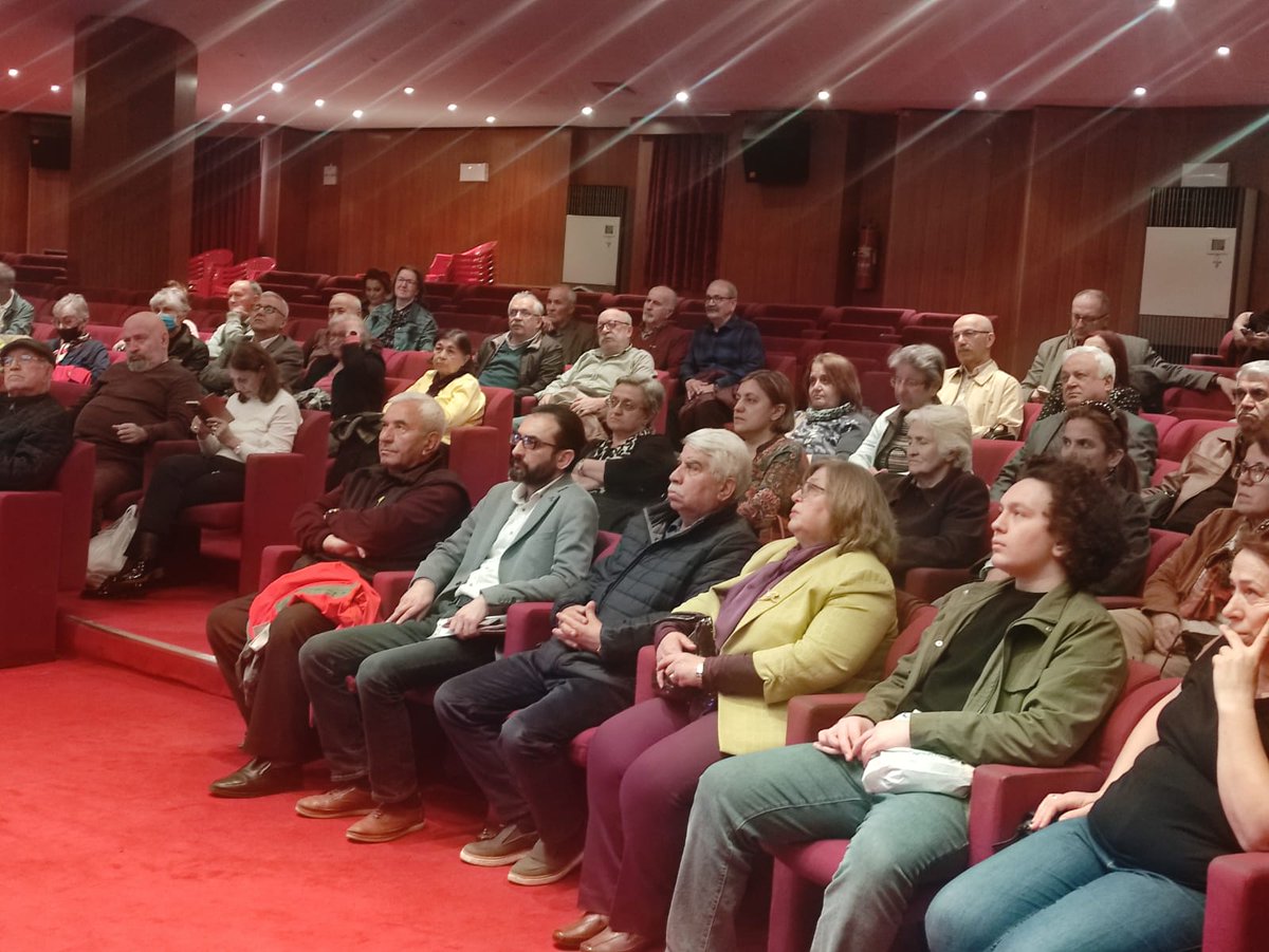 EgitimSen26's tweet photo. Köy Enstitülerinin 83.yıldönümünde eğitimin sorunlarını konuştuğumuz söyleşimizi gerçekleştirdik.Tüm katılımcılara teşekkür ediyoruz. https://t.co/9Eg8OLaQpl
