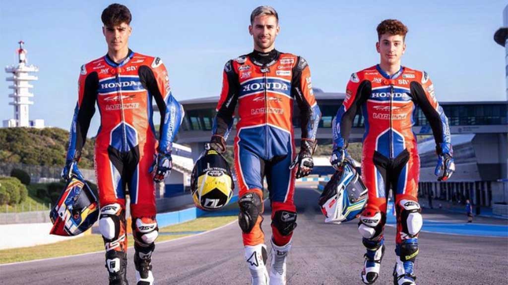 Ebresports1's tweet photo. 🏍🏁 El Team Honda Laglisse rescindeix el contracte de Marc Alcoba que no competirà a Motorland

▶ LA NOTÍCIA: https://t.co/WEN4nm5KpM

@TeamLaGlisse @alcoba70 @FCMotociclisme @IvanRomeuHierro @AlcanarAJ @J_Roig_Castell @jordibortj @esportcat @JoanBarbera7 @XimoRambla #Alcan ... https://t.co/uyzPyorcDC