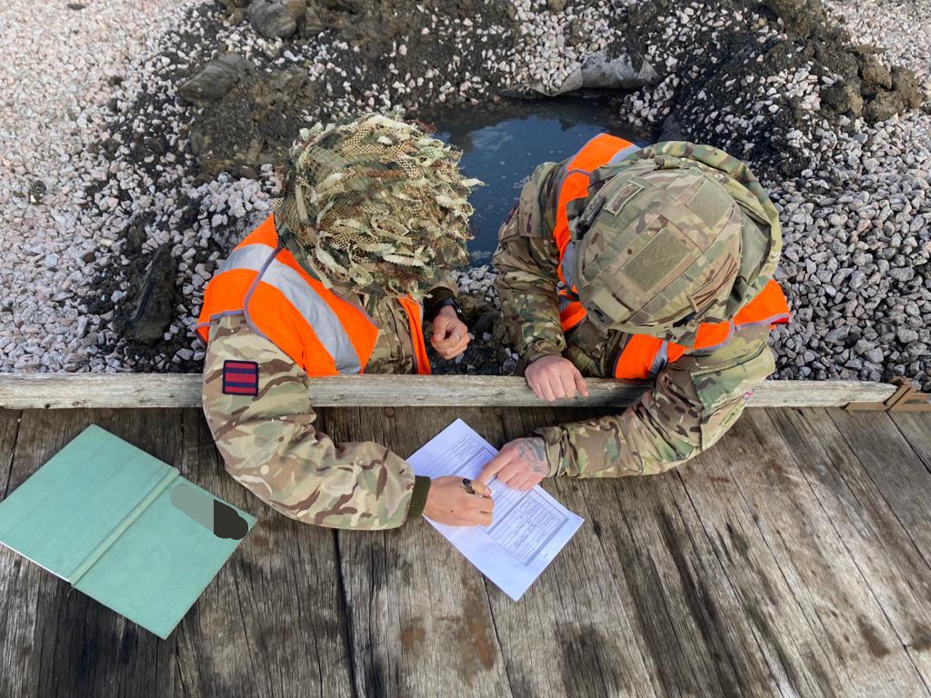 507stre's tweet photo. Railway repair training; estimating damage extent to work up a recovery plan during Ex Austere Stallion.
#sappersmart #LiveMoveFight #railwaysoldiers #platelayer
@Proud_Sappers @12_FS_Engr @36_Engr_Regt @170_Engineers @65_group https://t.co/IKMO4FD0rT