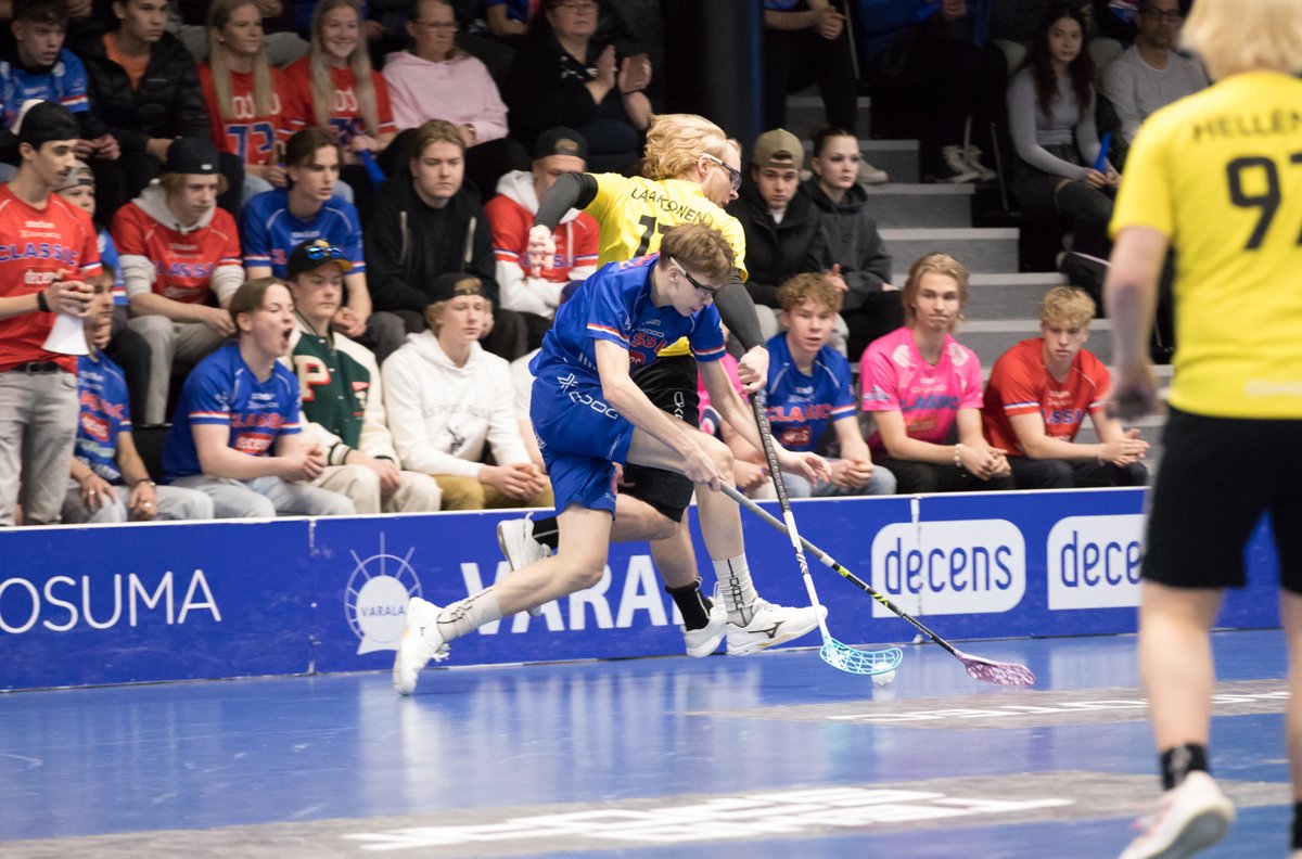 P19 SM-sarjan neljäs finaali <a href="/scclassic/">SC Classic</a> - SBS Wirmo / Masku käynnissä Bläk Boksissa. Kuvia illan mittaan tänne:
salibandyliitto.kuvat.fi/kuvat/Juniorit…
#salibandy <a href="/Salibandyfi/">Salibandy.fi</a> <a href="/paakallofi/">Pääkallo.fi</a>