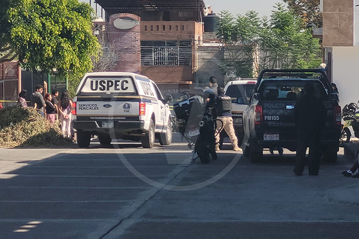vozmichoacan's tweet photo. 🚨 Este sábado asesinan a dos hombres dentro de un inmueble de la colonia Obrera, en Morelia
➡️ https://t.co/0DW6XHc6XC https://t.co/JmhhAqXbSL