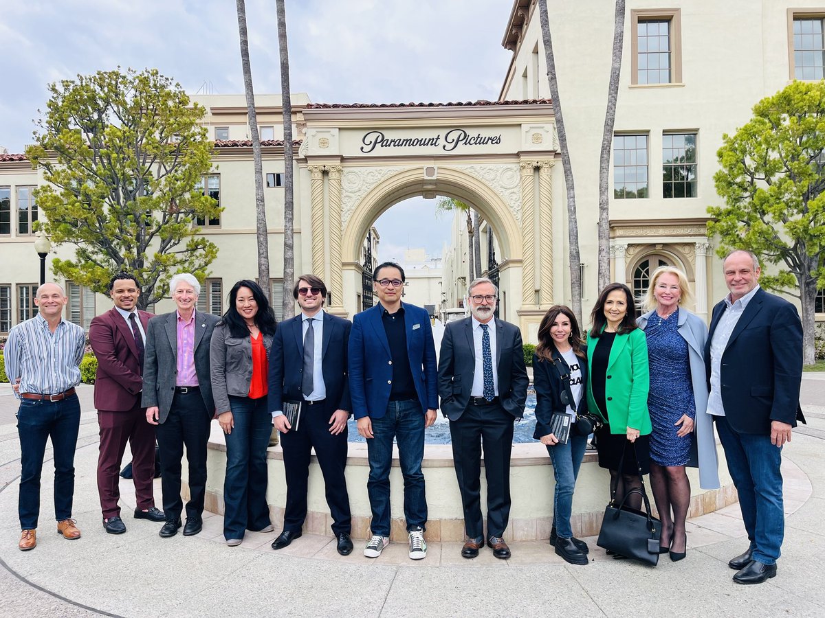 LupeErwin's tweet photo. Incredible day on the lot of @paramountco listening to the groundbreaking research of Dr. Jeff Krichmar in the field of Neurorobotics . ๐๐ผ #uci #schoolofsciencesuci #wdls https://t.co/CdPjYjszKX