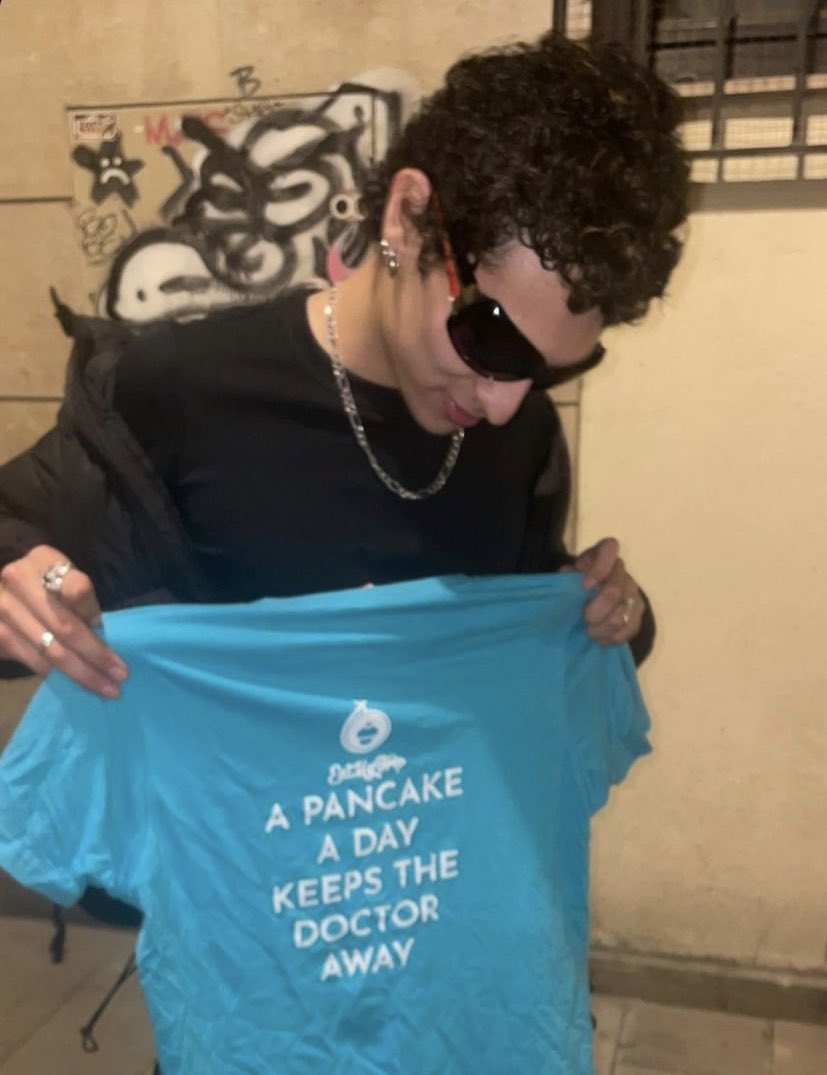 idrinkkbloodd's tweet image. barista y chulo a tiempo completo #fr #distressed