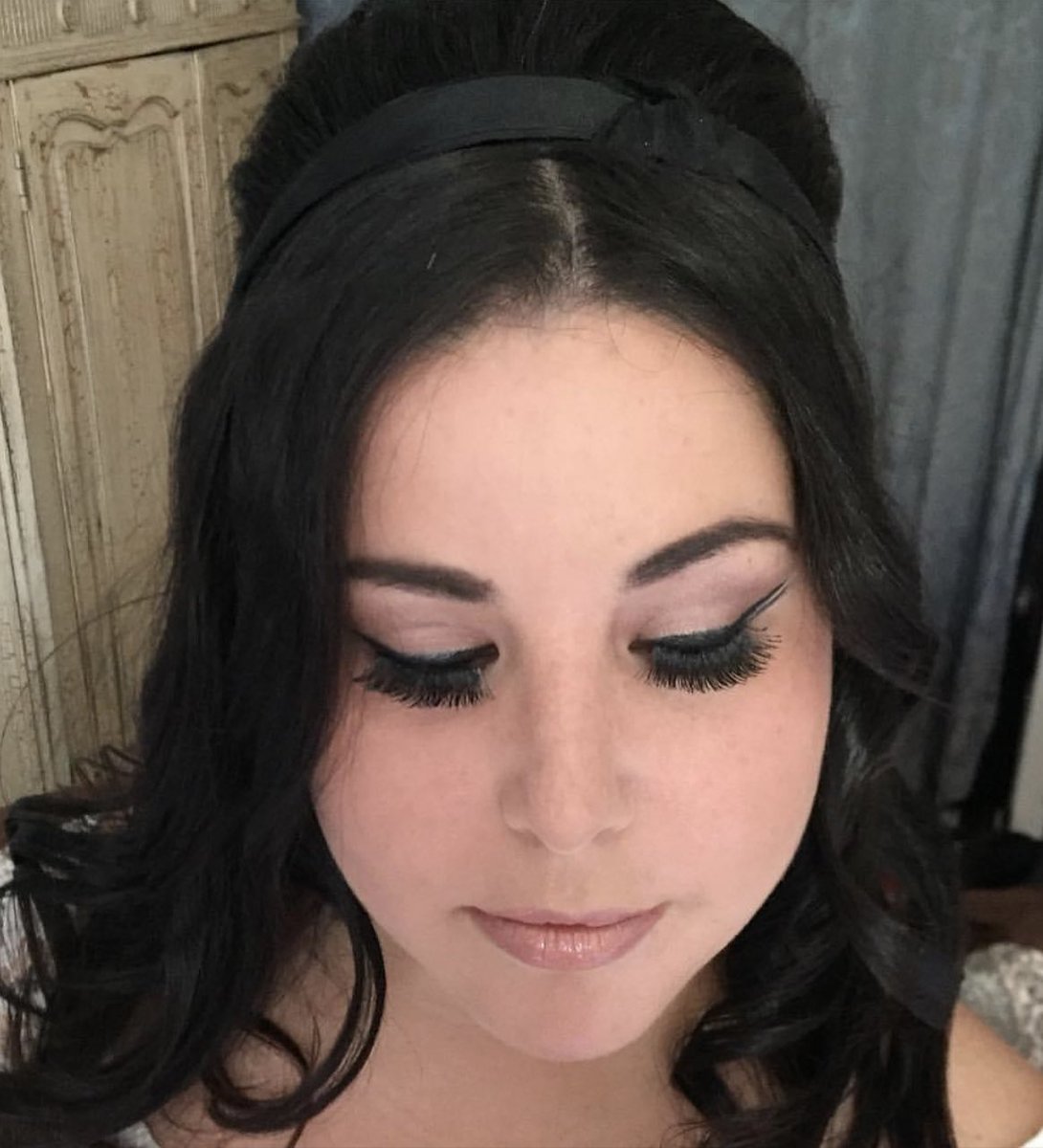 Makeupbaroness's tweet photo. Double wing eyeliner on #theoutwaters Ange Bocuzzi #makeupbyme #hairbyme #lashes #LAmakeup https://t.co/jPyztFh68K