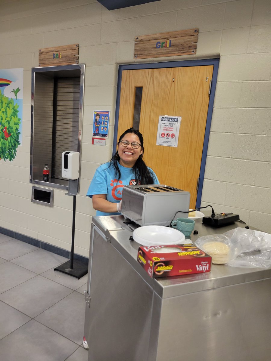 MrsSarahWaits's tweet photo. Winning with Waffles at Saturday PACE. Yummy! #ceroars #castleberryisd https://t.co/5HsVCTLSD6