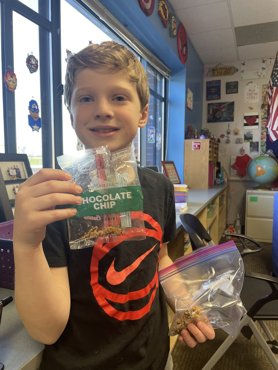 Who else would bring in a cookie from the MASTERS? I had to stop teaching, google it, and then ask H a million questions! I learned something new today. Go sports! #jbsrocks <a href="/MrCaryGC/">Jason Cary</a> @MrsCaryEnglish