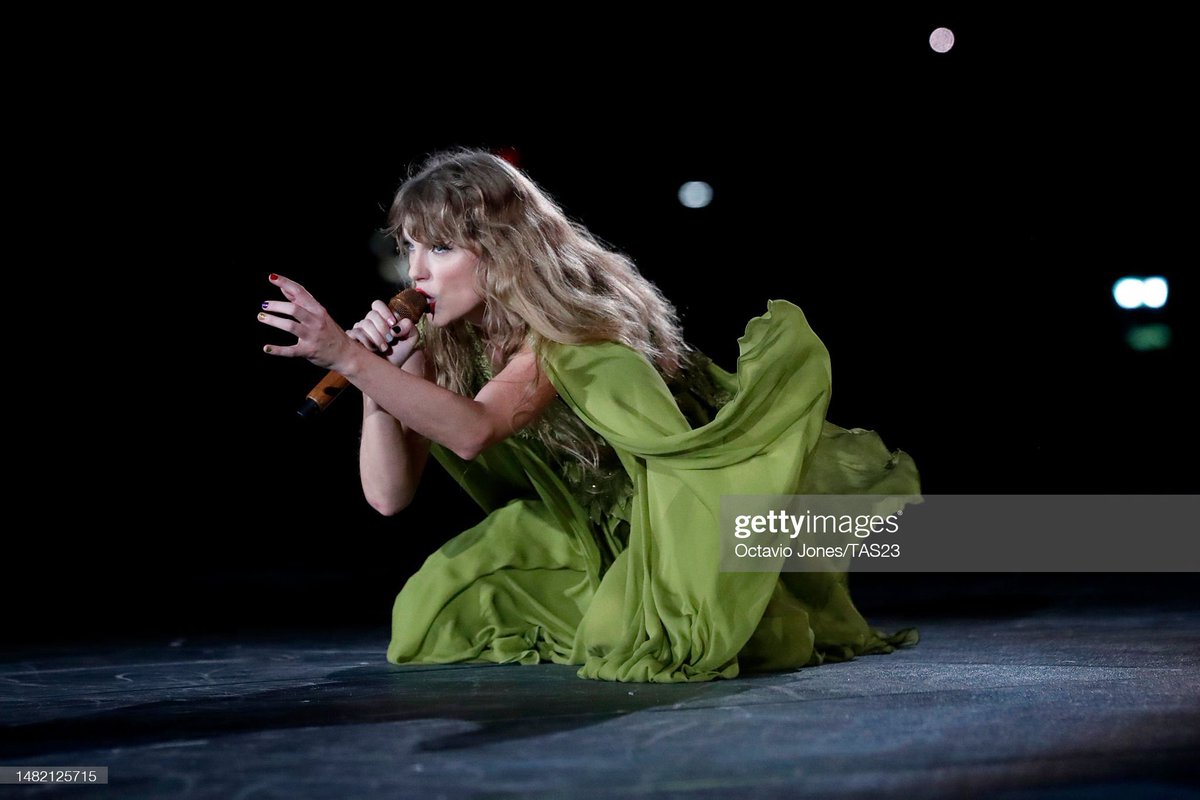 midnightstrack2's tweet image. taylor swift