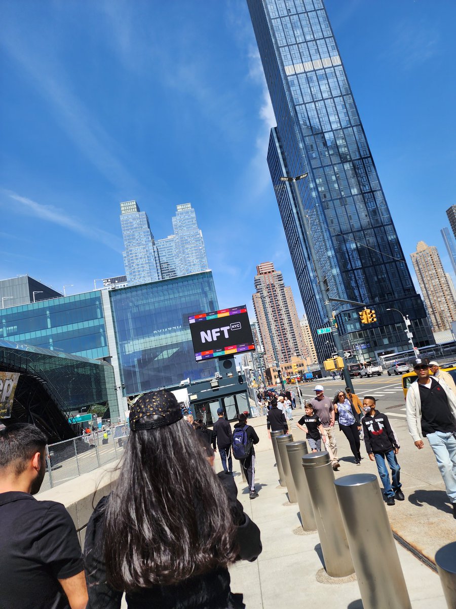 deelership's tweet image. #NFTNYC2023 entry ways.
The venue was big, whole set up was nice! Out of all the events I've been to, this one takes the cake as far as the vibe and environment goes 😎