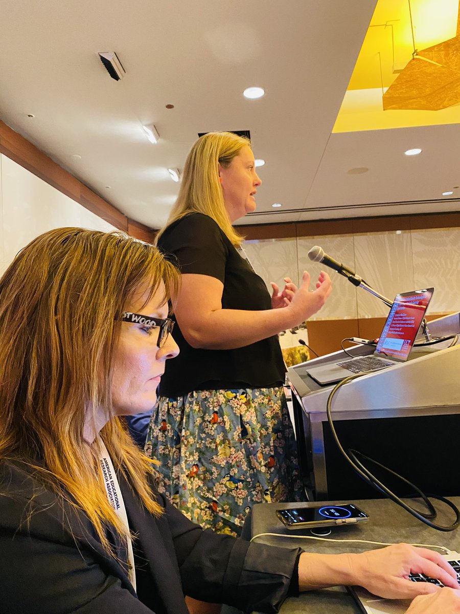 UCDeFLab's tweet photo. @UCNZ @AkoResearchUC on “Enabling educational equity through digital learning” at @AERA_EdResearch https://t.co/FzDYgyMsxw