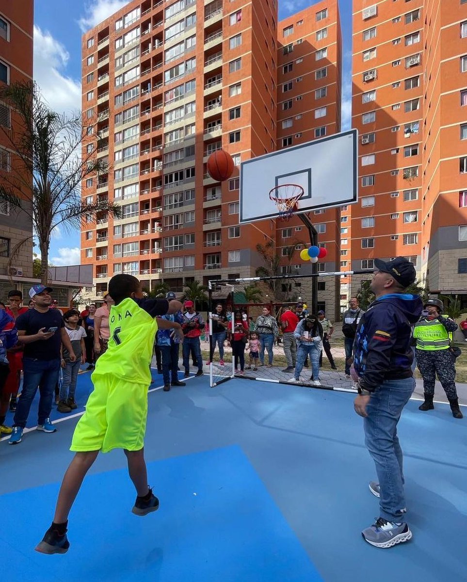 Estamos de manera permanente realizando el trabajo de Prevención a través de la masificación del deporte en cada una de las comunidades, con el objetivo de nutrir la ocupación positiva del tiempo libre de la juventud.

#ElFonaSiempreAvante #LogrosEnRevolución