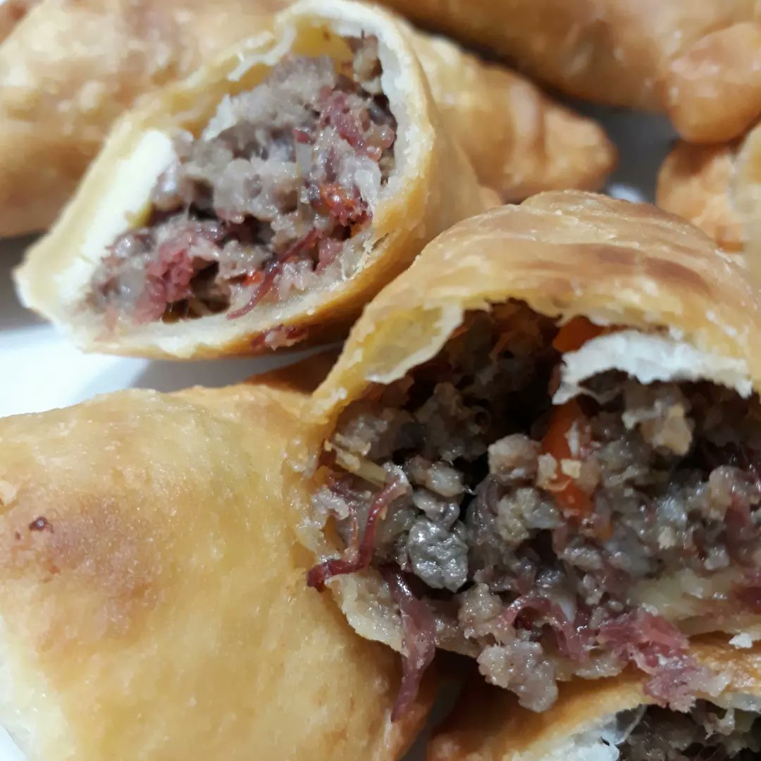 maureenvillegs's tweet photo. My Cheesy Beef Empanada #EffortKungEffort #NagpakahirapSaBuhay #SomethingSpanish https://t.co/SzSOxeGneB