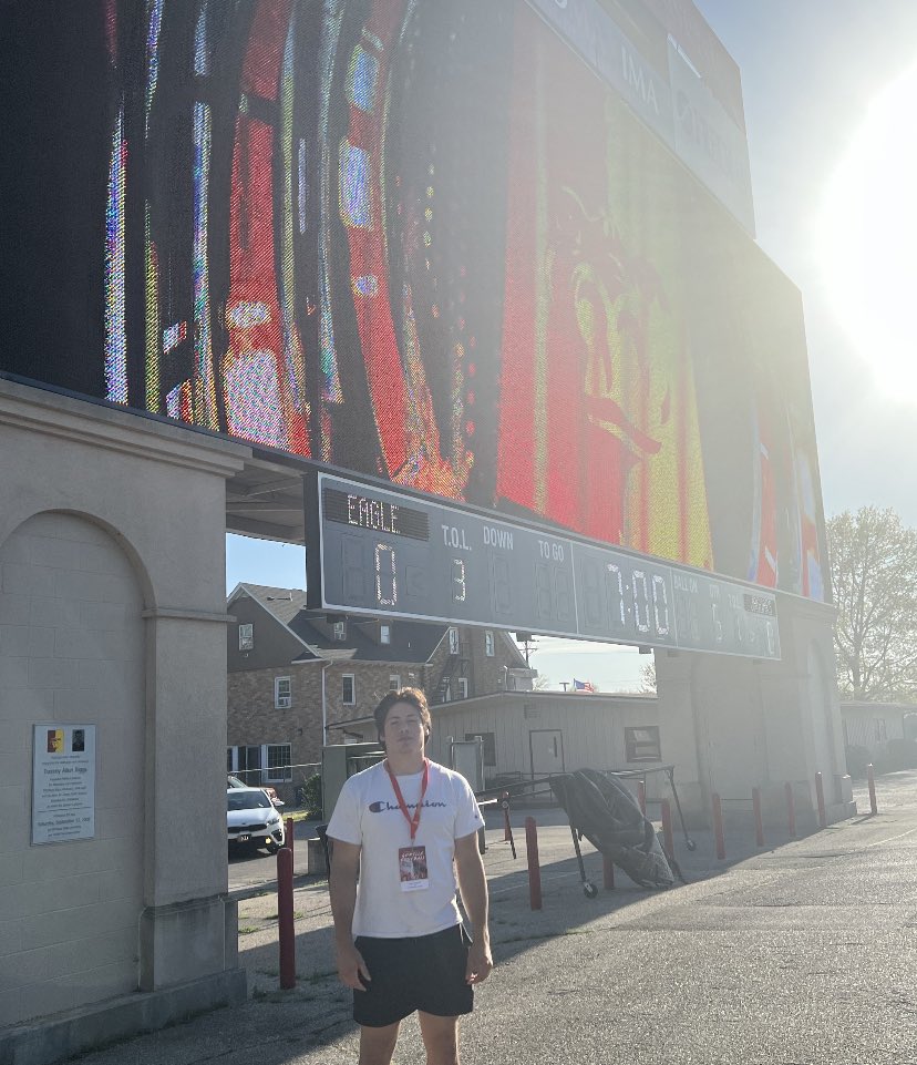 Thank you Pitt State and all of the coaching staff for an amazing visit !! Loved the amazing environment and beautiful school!! Go Gorillas! @_CoachNutt @RSHS_Football