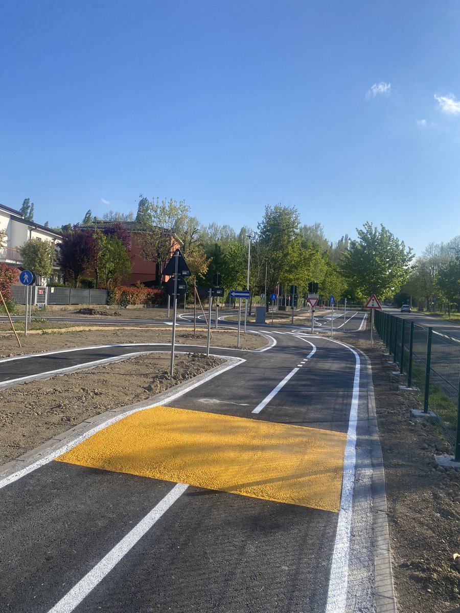 PLUCMAN1's tweet photo. #PLUcman #educazionestradale Finalmente la pista per educazione stradale di San Prospero è pronta, lunedì le prime esercitazioni con i bambini delle scuole #noicisiamo https://t.co/Qg5bbIQk1I