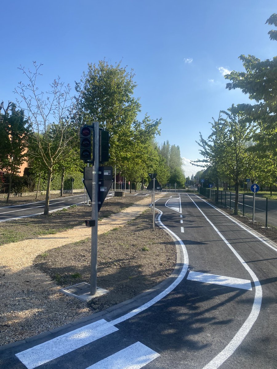 PLUCMAN1's tweet photo. #PLUcman #educazionestradale Finalmente la pista per educazione stradale di San Prospero è pronta, lunedì le prime esercitazioni con i bambini delle scuole #noicisiamo https://t.co/Qg5bbIQk1I