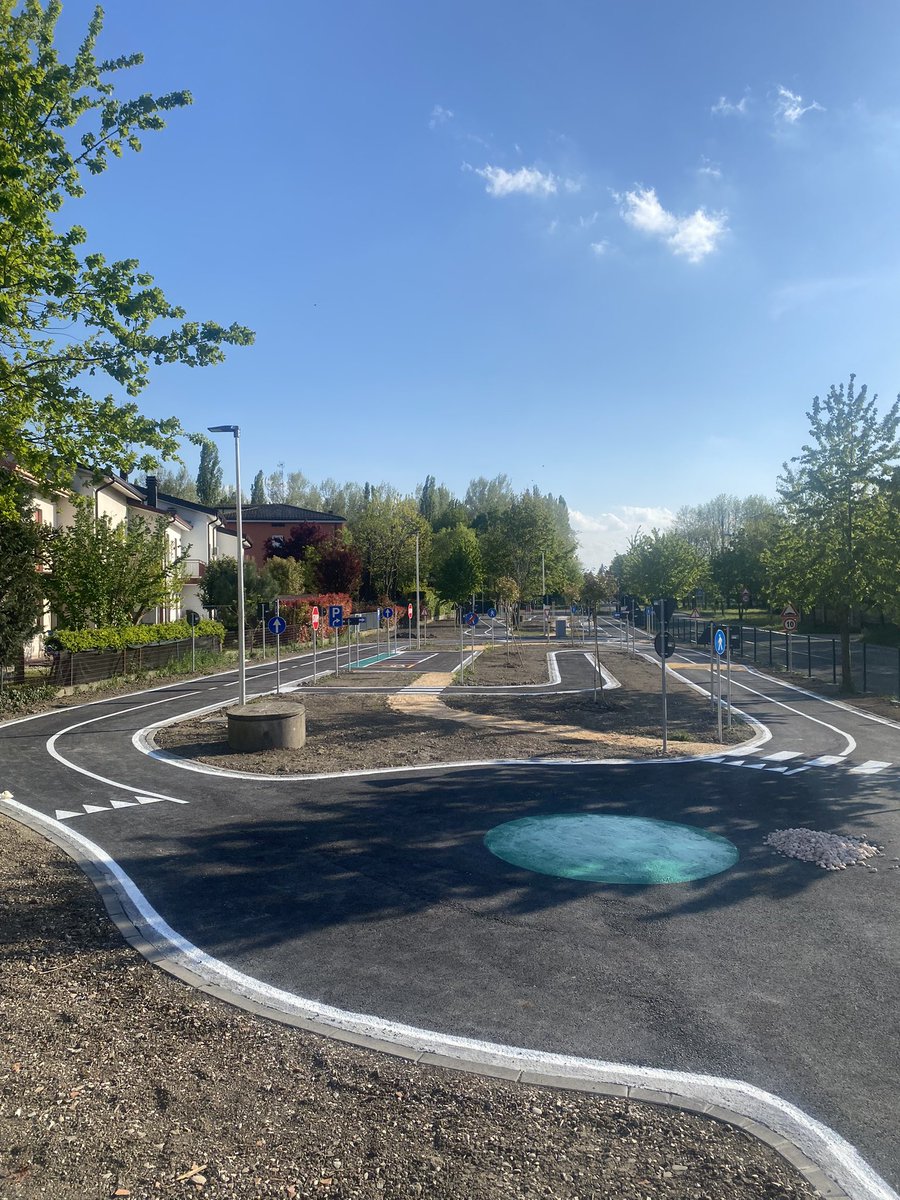 PLUCMAN1's tweet photo. #PLUcman #educazionestradale Finalmente la pista per educazione stradale di San Prospero è pronta, lunedì le prime esercitazioni con i bambini delle scuole #noicisiamo https://t.co/Qg5bbIQk1I