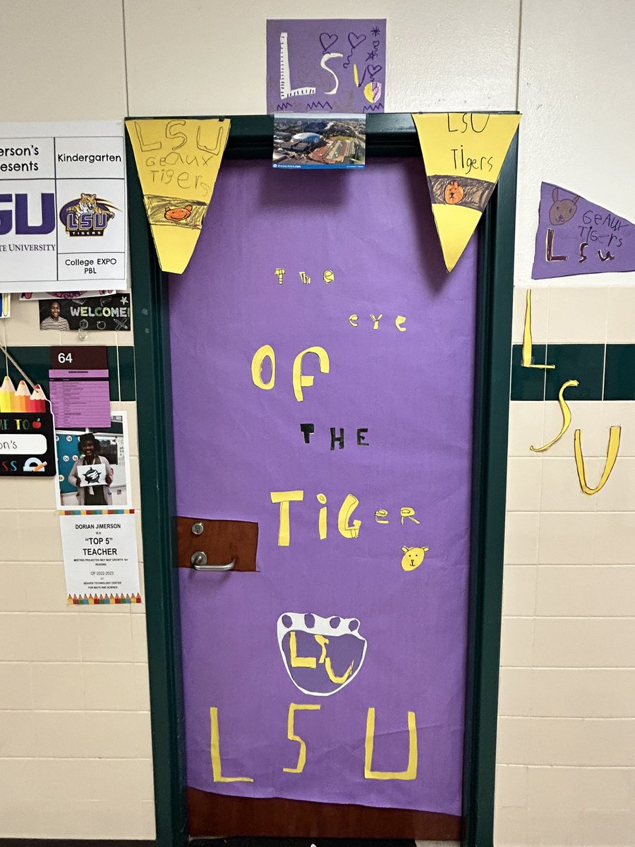 GarciaLife2020's tweet photo. @jimersonstweets @BeaverMST_Stars @AmyLeeSinclair Your class had one of my favorite doors! 100% student made. BEAUTIFUL. https://t.co/NT7hEOhuKg