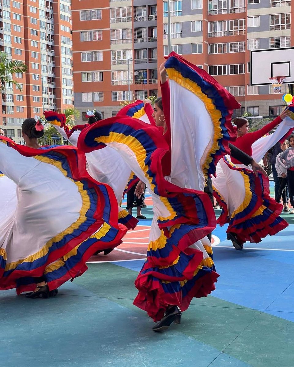 Cumpliendo con el Plan Nacional Antidrogas emanado por el <a href="/mijpvzla/">MPPRIJP</a> de la mano del Vpdte. Sectorial A/J <a href="/CeballosIchaso1/">@FuerzaDinamica Remigio Ceballos Ichaso</a> en compañía del Titular de la @SUNADoficial @sunadoficial, MG <a href="/LopezvargasR/">MG. Richard López Vargas</a> la Alcaldesa de Caracas, AJ <a href="/gestionperfecta/">Carmen Meléndez</a> a través del Fona

#LogrosEnRevolución