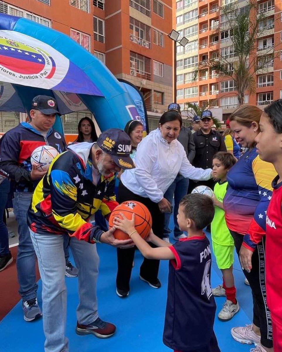 El Fona #SiempreAvante en las políticas públicas orientadas por nuestro Presidente <a href="/NicolasMaduro/">Nicolás Maduro</a> 

#JuntosPorLaVidaYLaPaz #ElFonaSiempreAvante #SembrandoValoresParaLaVida #FuerzaDinámica #MPPRIJP #LogrosEnRevolución