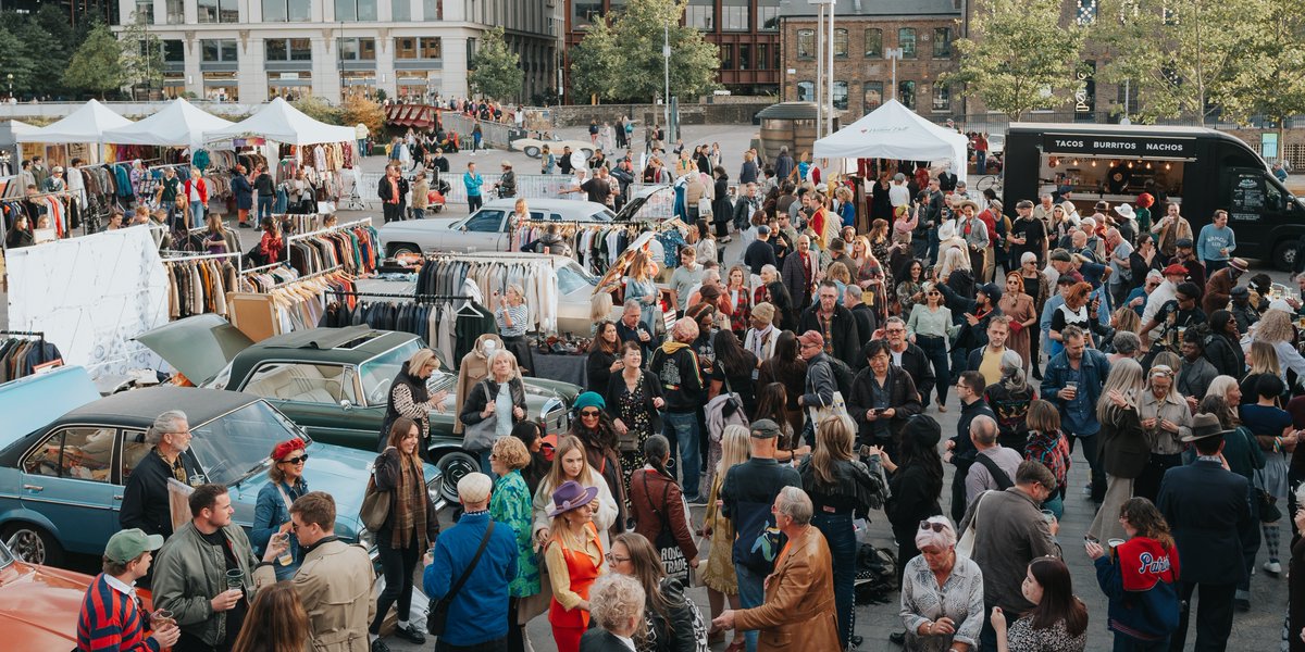classiccarboot's tweet photo. Head to the dance floor 🕺
Time for our final DJ set of #CCBS day 1 🎶
🎟️ Joining us again tomorrow? Grab your tickets - https://t.co/OtOaXRkLj9
#classiccarboot #classiccarbootsale #CCBS #somethingsecondhand https://t.co/EHJoqR5d2F