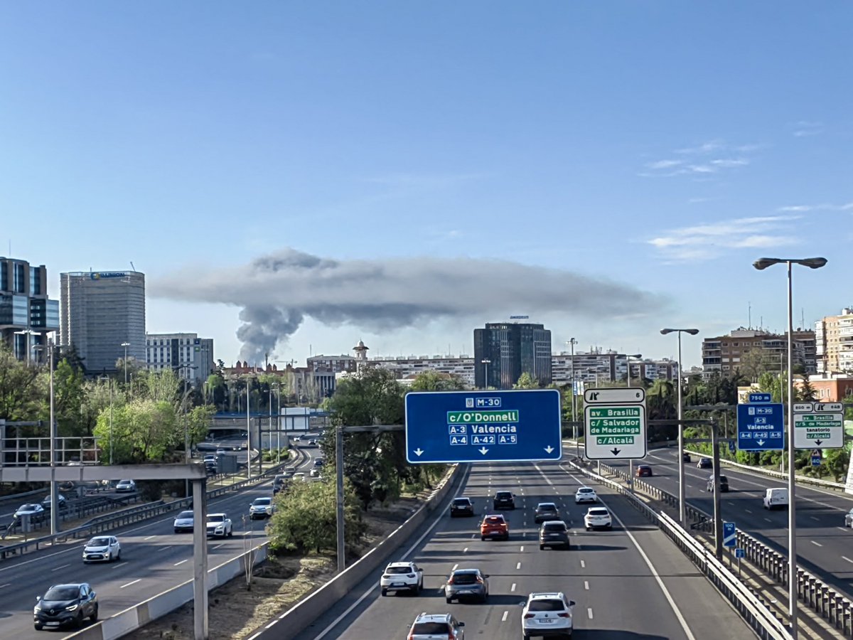 @BomberoForestaI Desde Madrid se veía así.