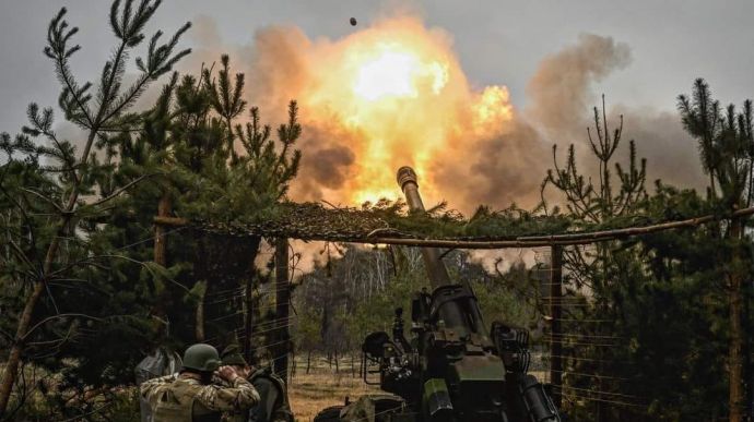 Russians are attacking in 4 directions, the biggest battles are for two cities -- Bakhmut and Mariinka. #StopRussia #StandWithUkraine
