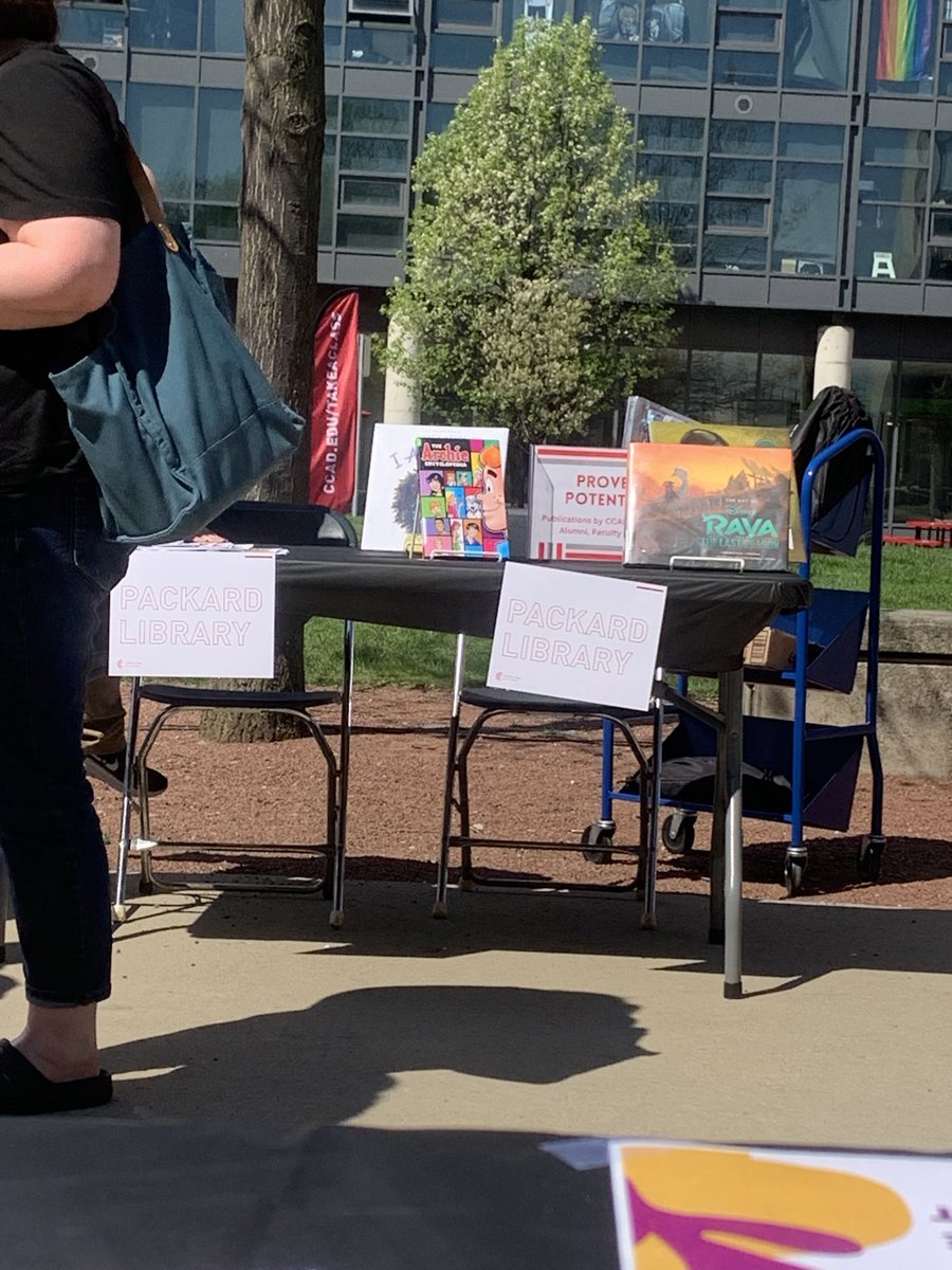 Super cool to see THE ARCHIE ENCYCLOPEDIA on display at <a href="/CCADedu/">CCAD</a> for admitted students day! <a href="/ArchieComics/">Archie Comics</a> 🥰❤️