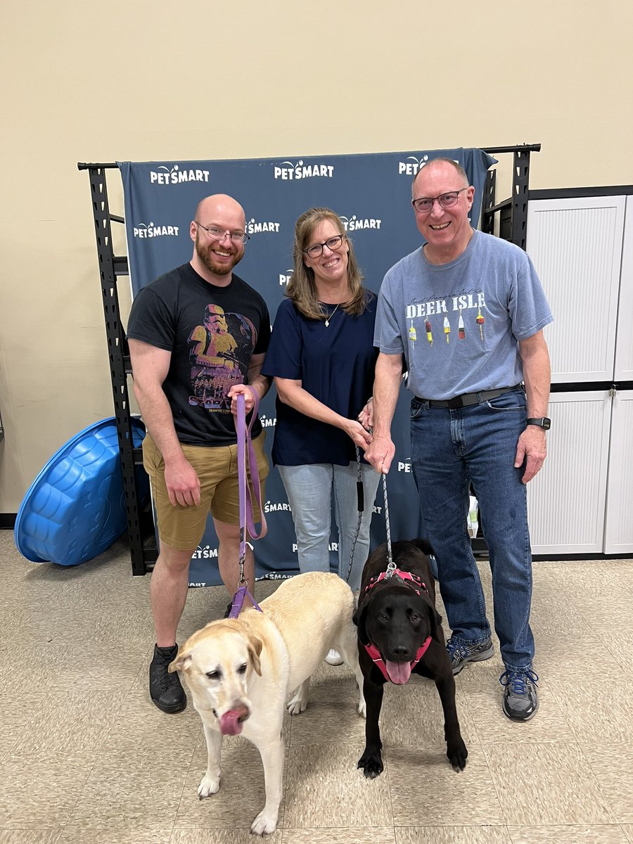 LabRescueLRCP's tweet image. Happy Gotcha Day to sweet sweet Lucy! @PetSmart