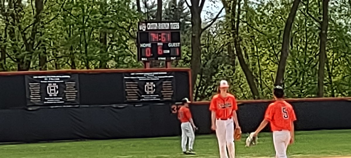 rayteodora1's tweet image. Going to the 6th:
@BaseballVhs 1 | @CrotonBaseball 0
Pitchers duel between Callahan and Sekinski!
@CrotonBaseball @VMHS_Athletics_