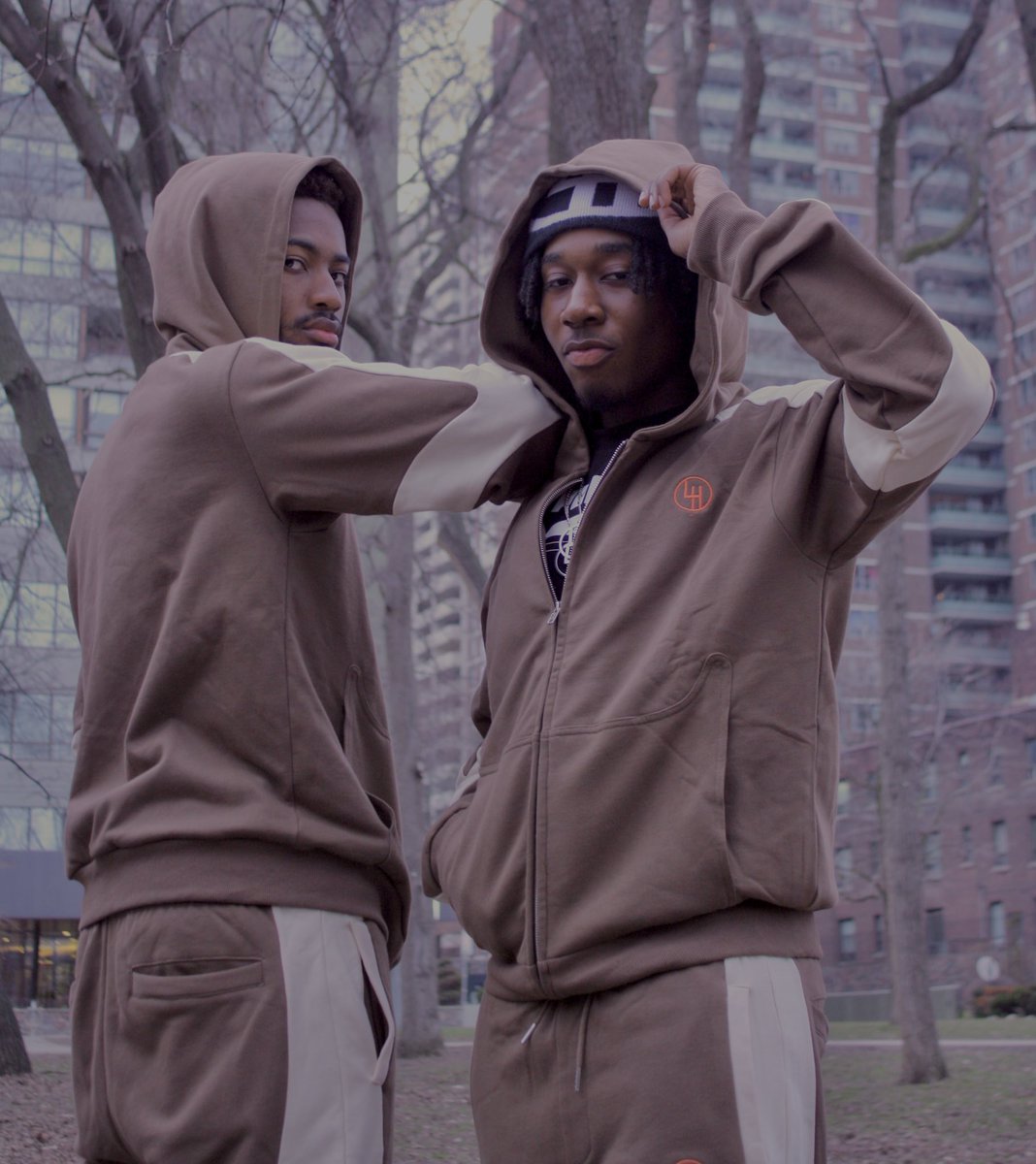 leonharrisca's tweet photo. OUT NOW 🦅🔊 https://t.co/QBikX5ExEF https://t.co/JrFI2ycX6j