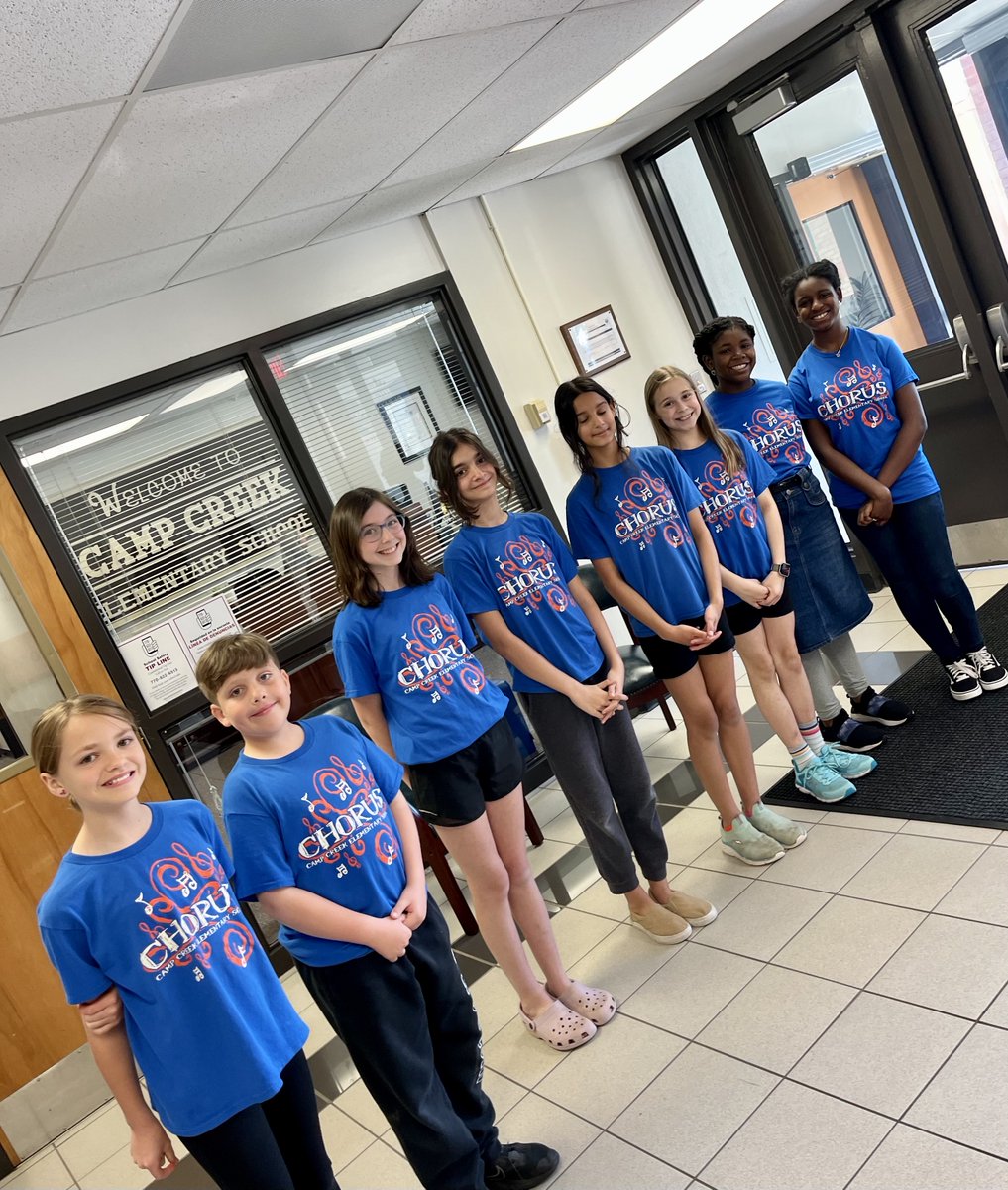 ElectDrSimmons's tweet photo. This year Camp Creek ES celebrates 50 years of serving the Lilburn community 🎉 The birthday party brought together former staff members from as far as South Carolina, two former principals, parents and other community members. It truly felt like a family reunion 💙🧡💙 https://t.co/RJk79VAZvg